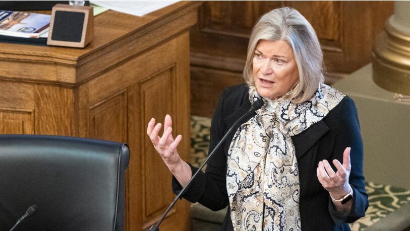 americas-bold-bet-senator-lummis-champions-a-1-trillion-bitcoin-reserve