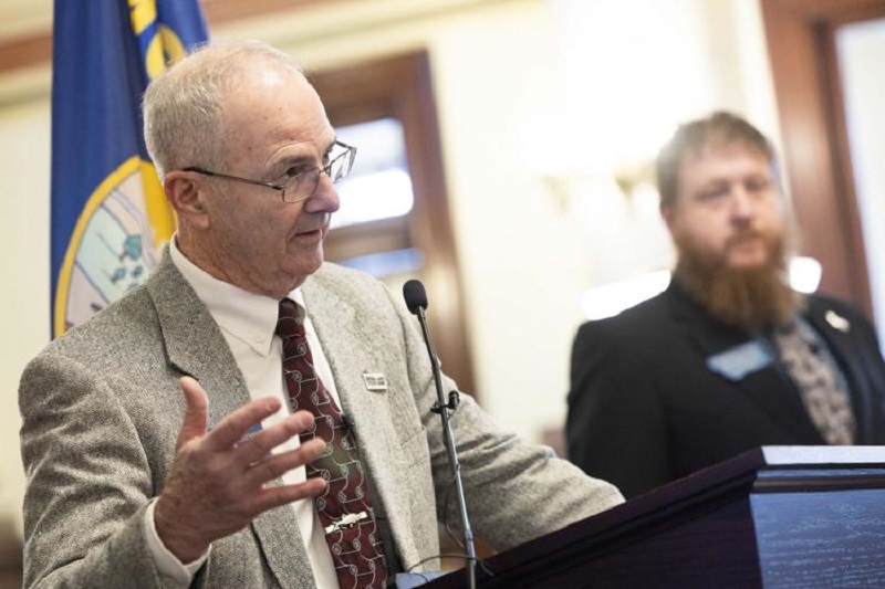 are-states-going-to-miss-out-montanas-house-holds-off-on-bitcoin-reserve-bill
