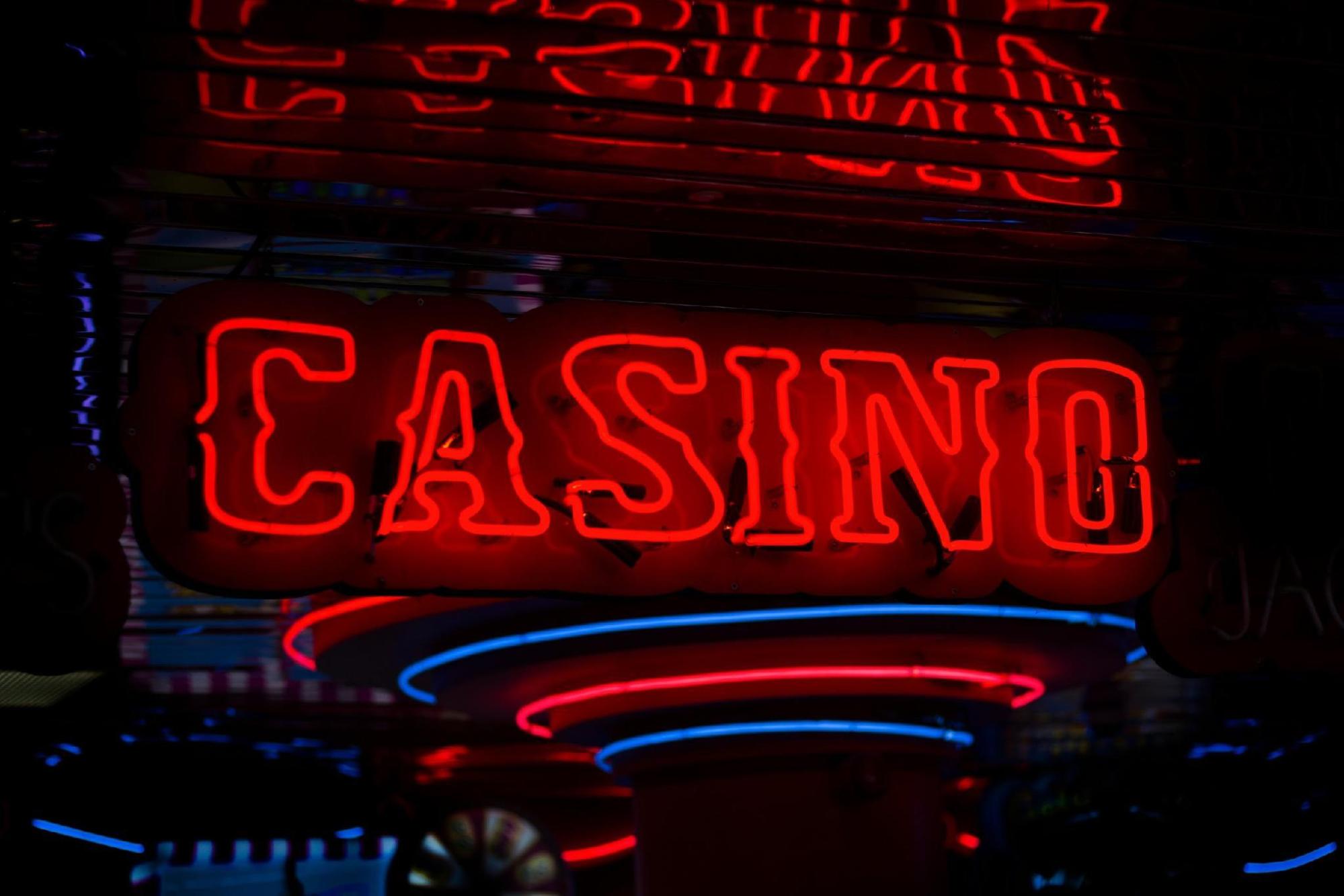 Crypto Casino Security Models: Wallet Authentication, Liquidity Risk, Oracle Dependencies, and Attack Surface Analysis