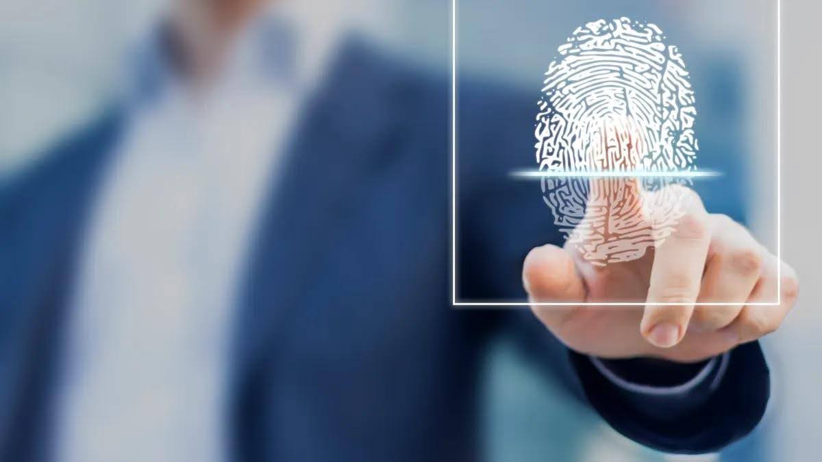 over-10000-users-accuse-coinbase-of-secretly-harvesting-biometric-data-in-explosive-lawsuit