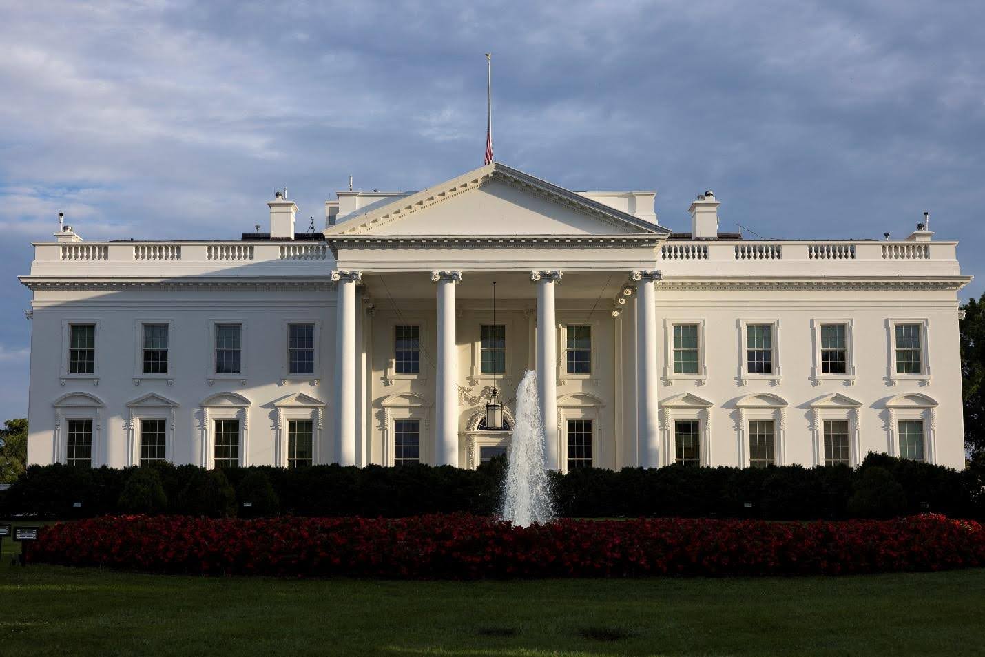 white-house-changes-april-2-tariff-plan-bitcoin-reacts-to-economic-change